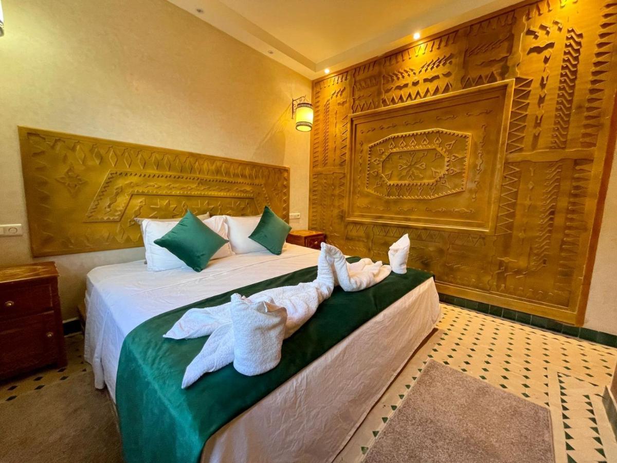 Hotel Apartments Lexpert " Riad The Family" Merzouga Dış mekan fotoğraf